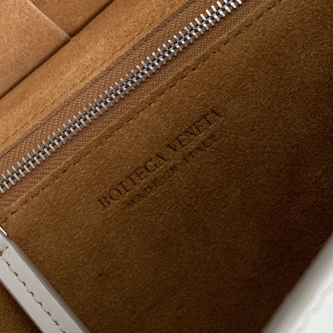 【P1430】Bottega Veneta Mini Arco购物袋 600606牛皮 平纹 白色 袋口28 底17.5宽8高17（不含手柄）