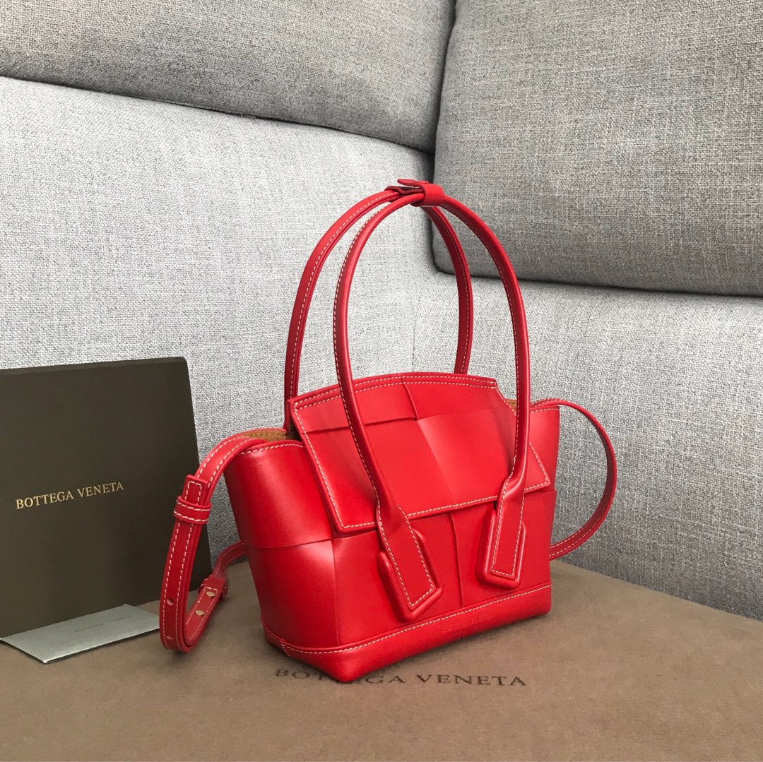 【P1430】Bottega Veneta Mini Arco购物袋 600606牛皮 平纹 大红 袋口28 底17.5宽8高17（不含手柄）