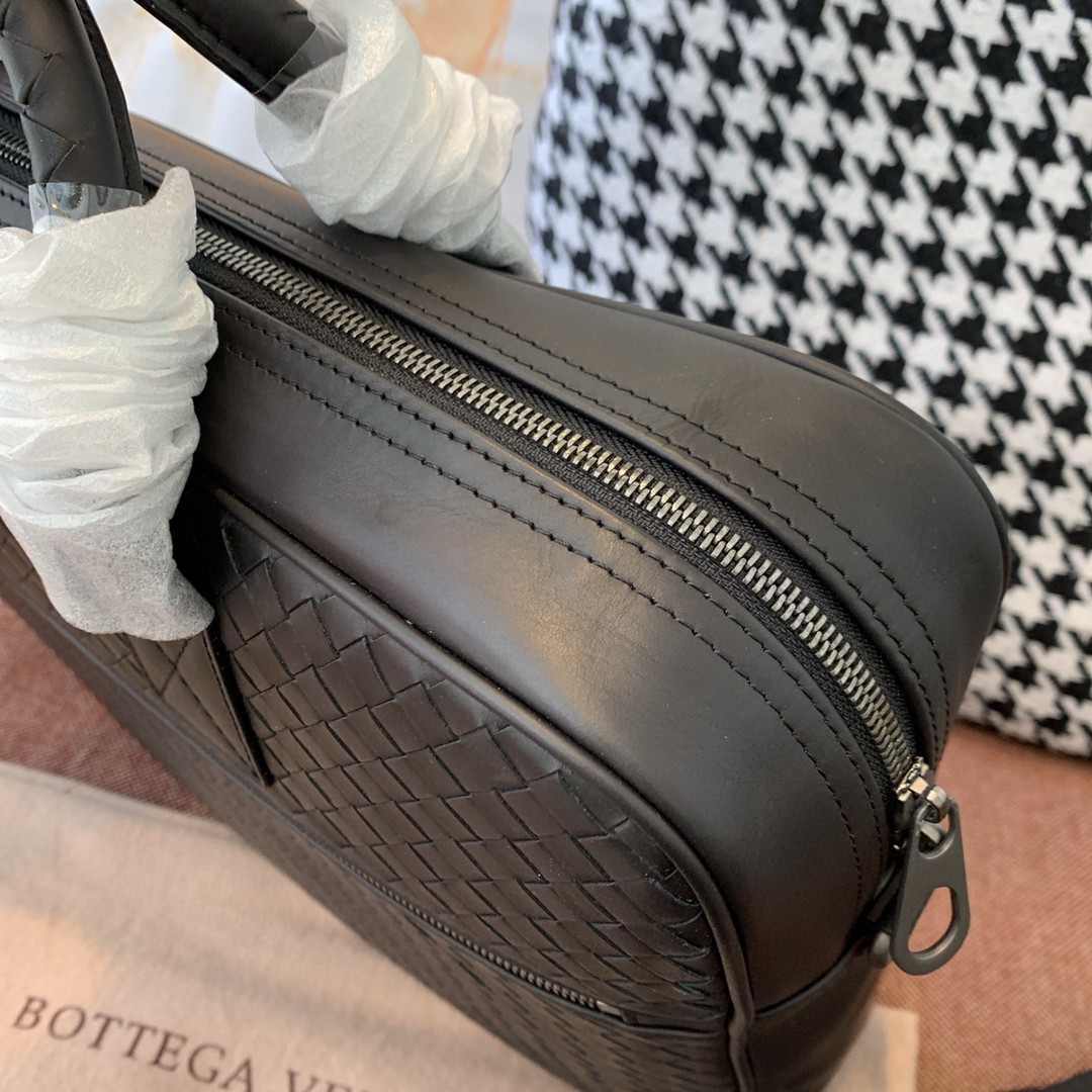 Bottega veneta 20新款胎牛皮编织手柄编织手提包公文包 男士斜挎包 42cm