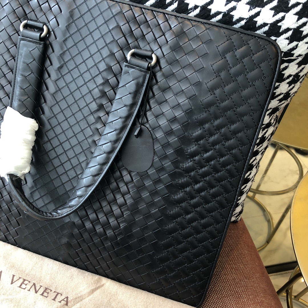 黑色#Bottega veneta 20新款编织男士公文包 斜挎包 43cm