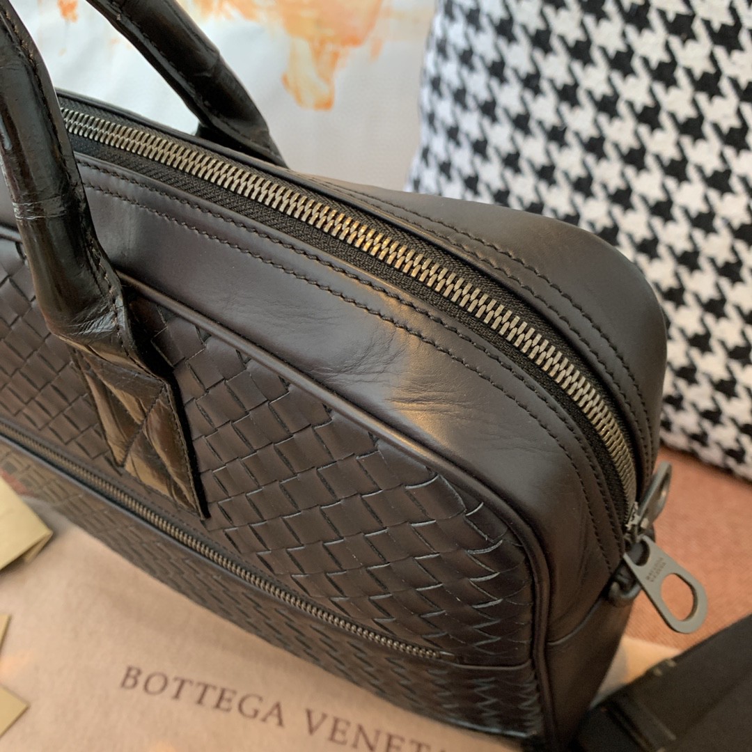 Bottega veneta 20新款胎牛皮拼接鳄鱼纹编织手提包公文包 男士斜挎包 42cm