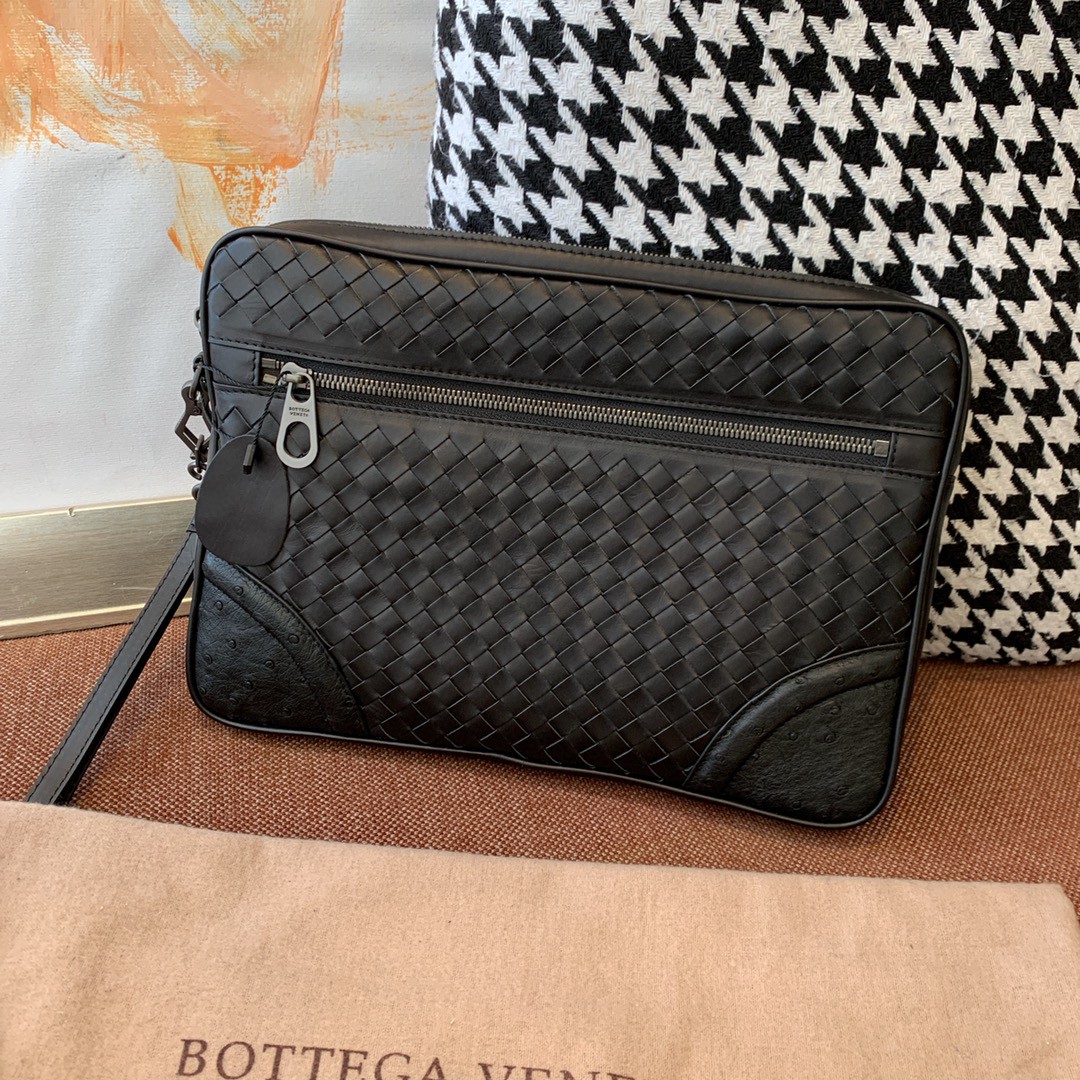 Bottega veneta 20新款胎牛皮拼鸵鸟皮编织手拿包男士包 30cm