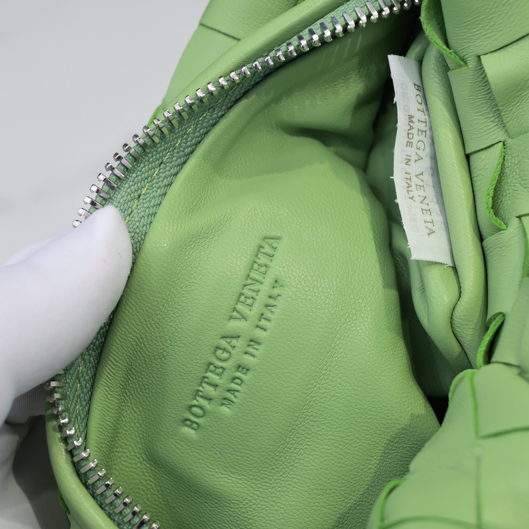 BV浅绿色 新版打结包 圆形款 Jodie手袋新款出货，顶级原版羊皮，内里全皮 28 * 22