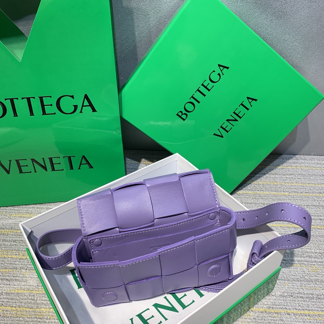 【￥1280】Bottega Veneta 宝缇嘉7788原版羊皮 内里原版羊皮 香芋紫 内里容量非常大 17.5*9.5*5cm