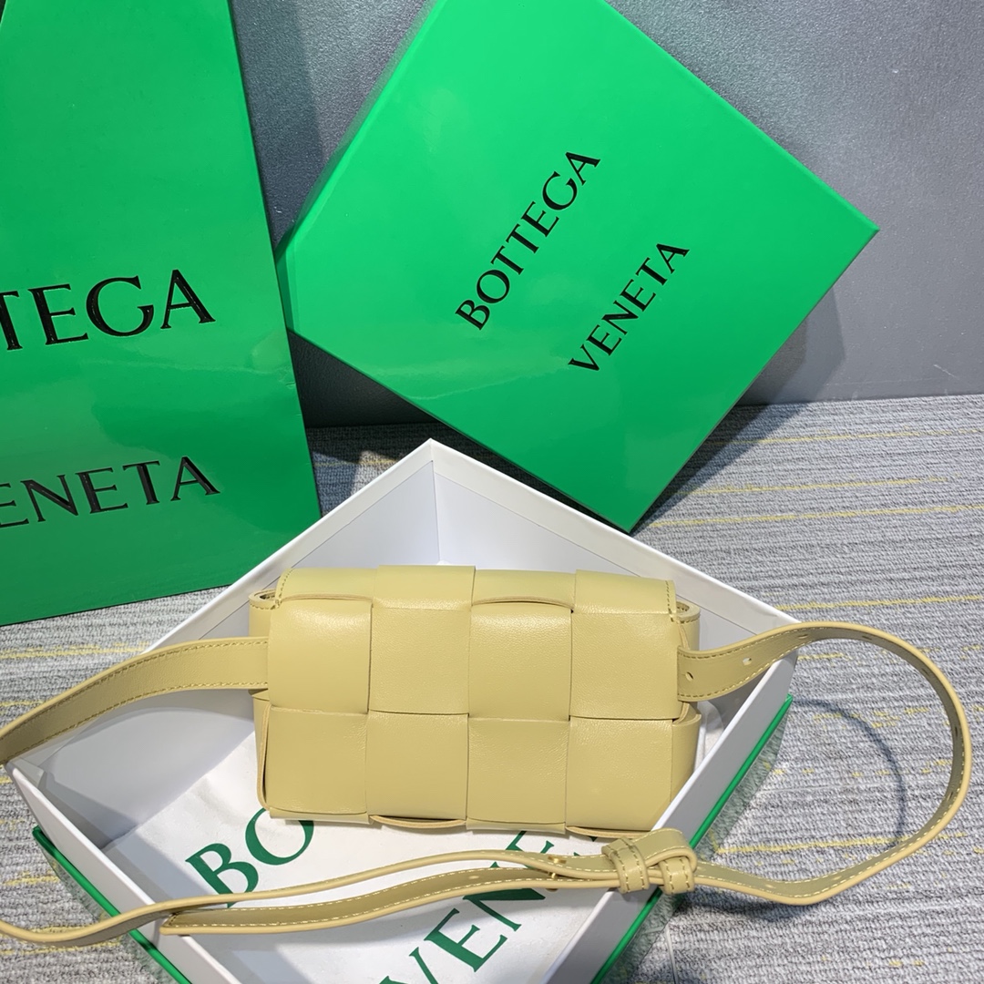 【￥1280】Bottega Veneta 宝缇嘉7788原版羊皮 内里原版羊皮 木薯色 内里容量非常大 17.5*9.5*5cm