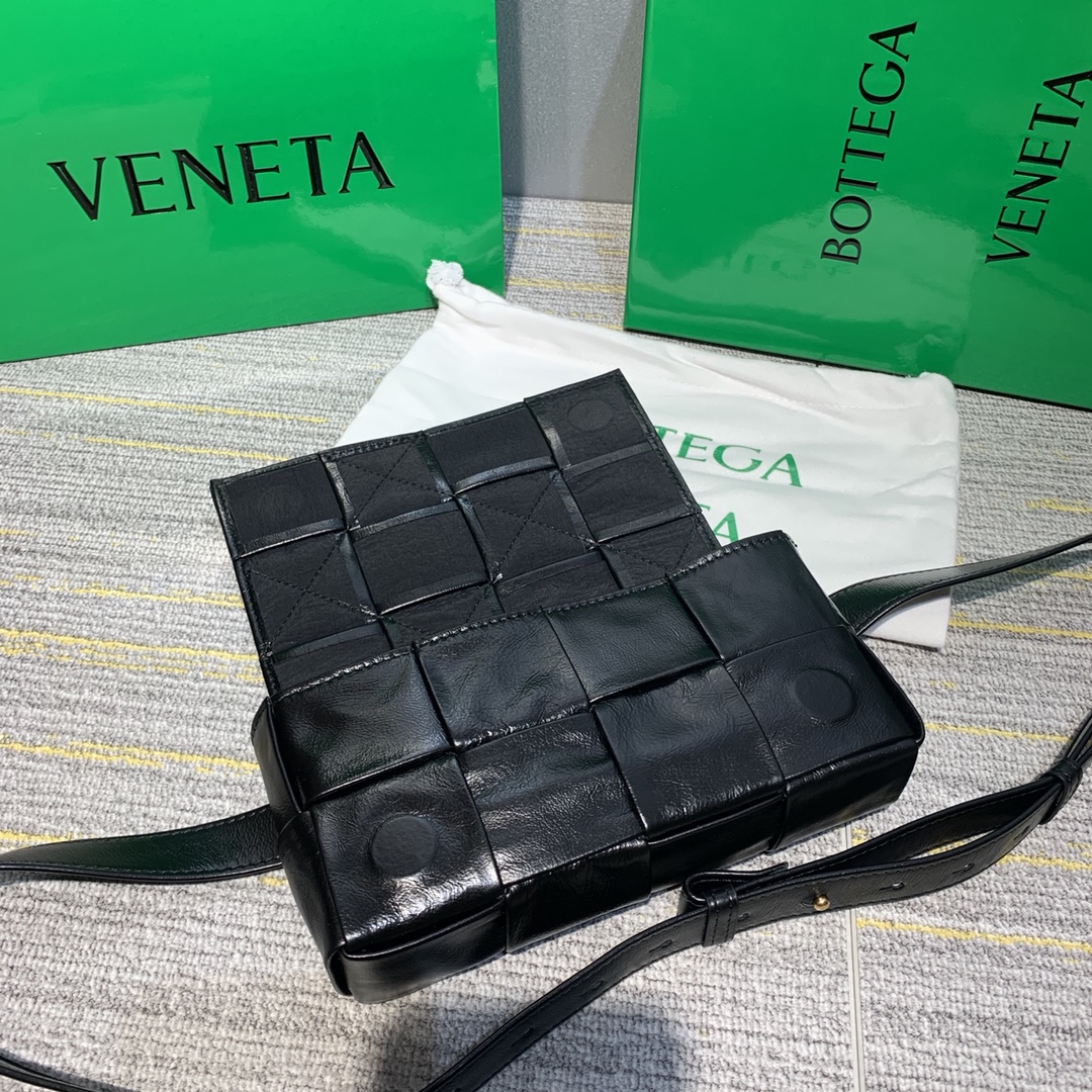 【￥1280】Bottega Veneta 宝缇嘉 7788 原版油蜡牛皮，内里容量非常大 17.5cm