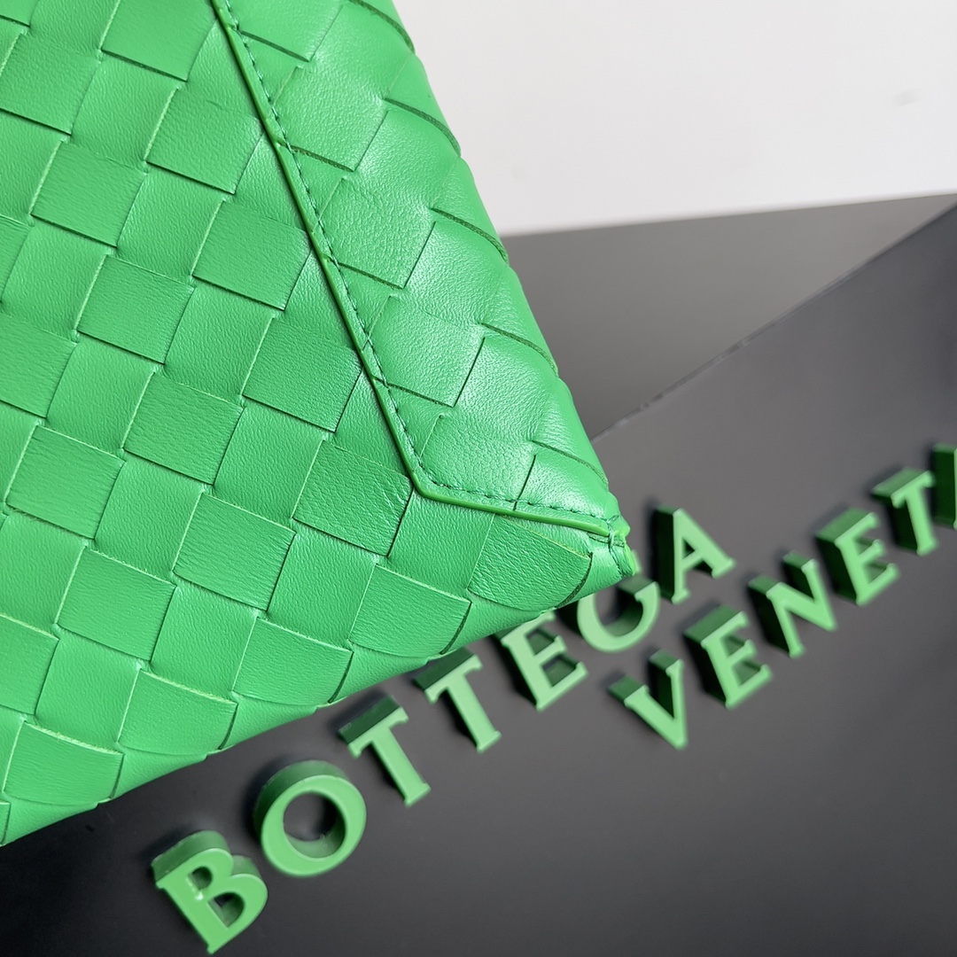 BV 23新款 信封️手拿包 经典编织搭配进口牛皮 26cm 绿色