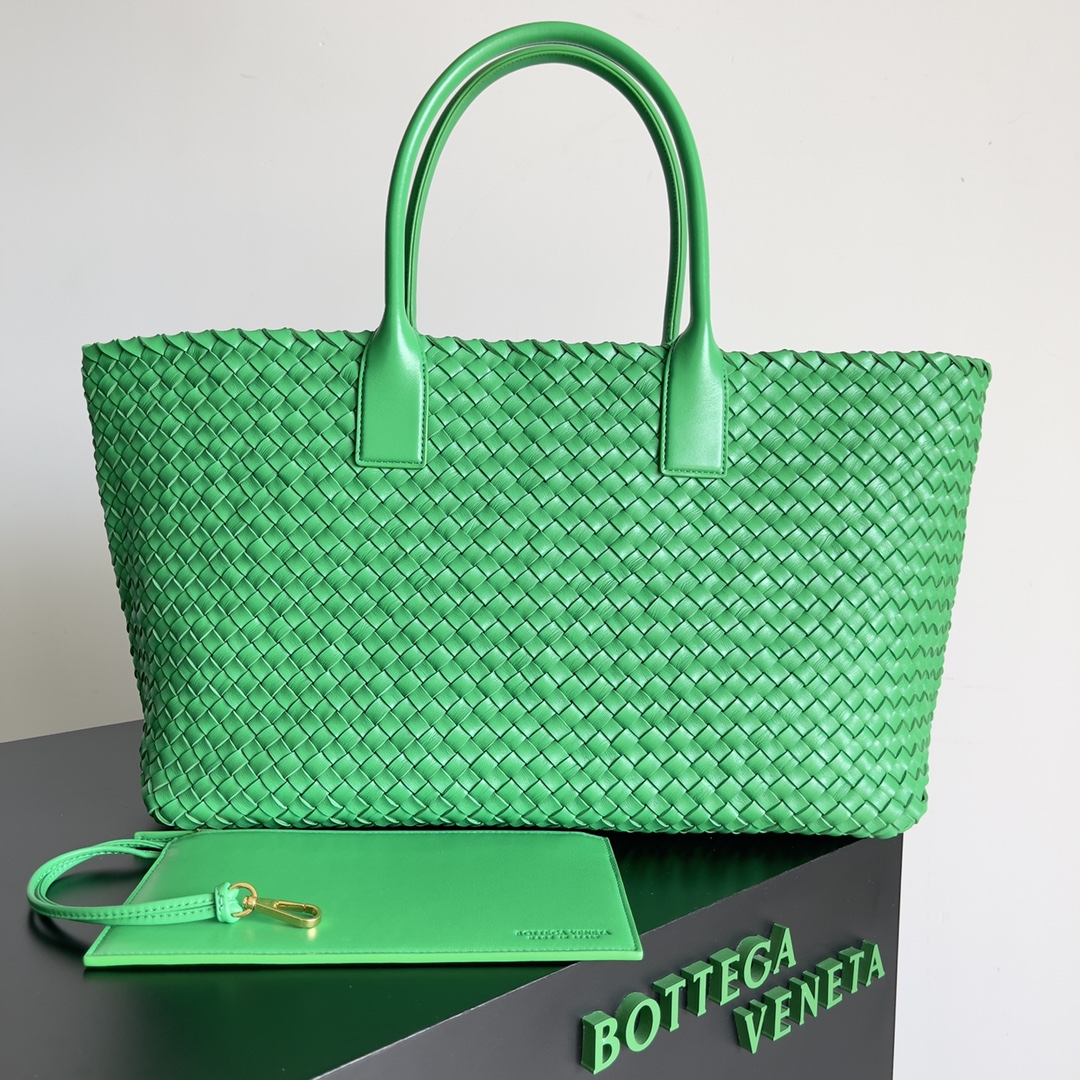 BV 经典回归 大号 Bottega veneta标志性款式之一 宽编织菜篮子 51cm